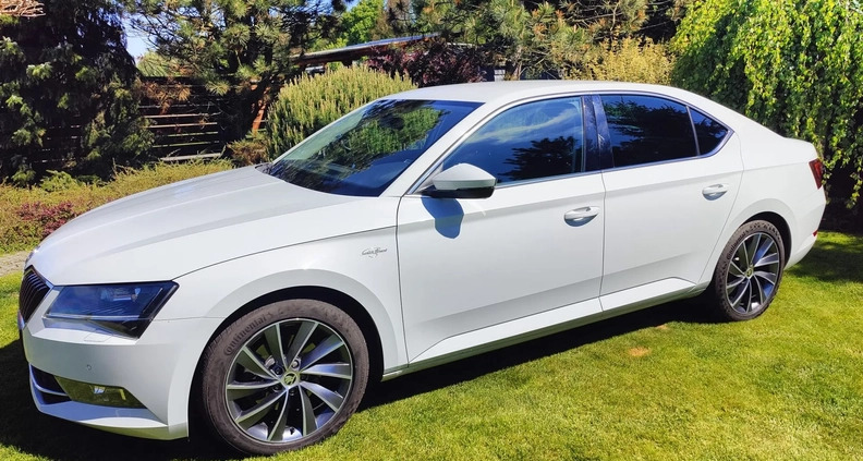 Skoda Superb cena 87400 przebieg: 138200, rok produkcji 2016 z Mikołów małe 277